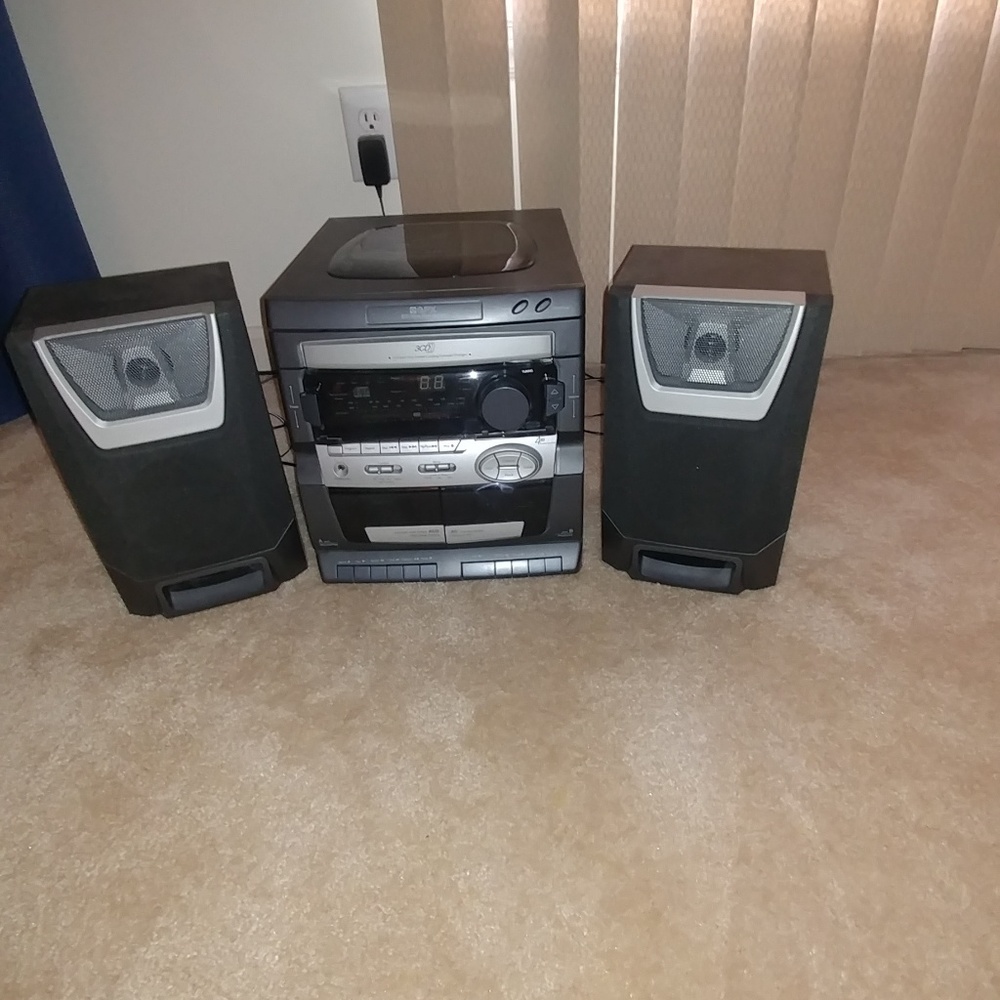 Tabletop CD player/radio/cassette